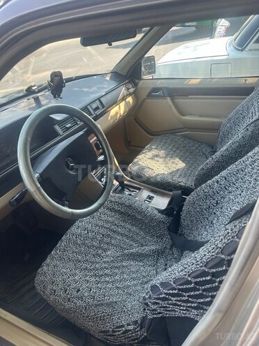 Mercedes E 200 d 1990, 416,000 km - 2.0 l - Bakı