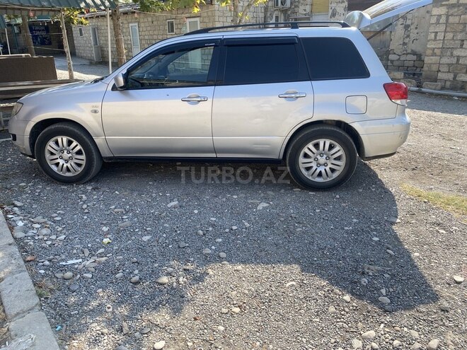Mitsubishi Airtrek 2002, 172,880 km - 2.4 l - Yevlax