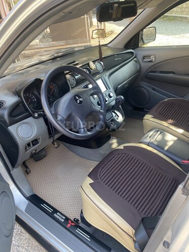 Mitsubishi Airtrek 2002, 172,880 km - 2.4 l - Yevlax