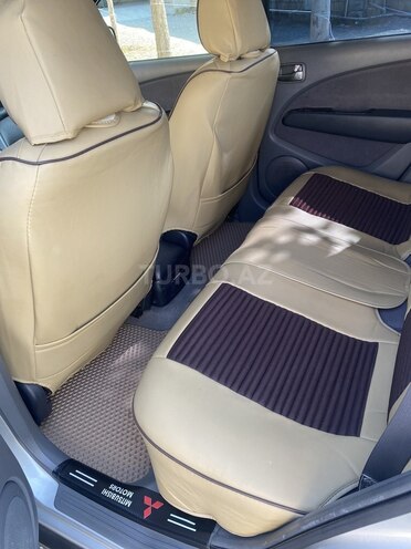 Mitsubishi Airtrek 2002, 172,880 km - 2.4 l - Yevlax