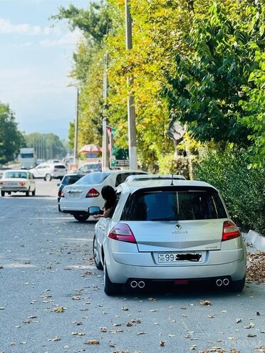 Renault Megane-2