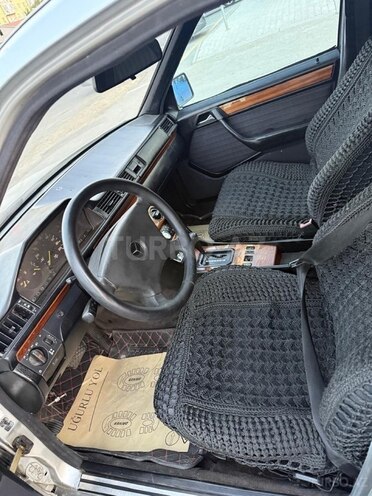 Mercedes E 250 1993, 350,000 km - 2.5 l - Xırdalan