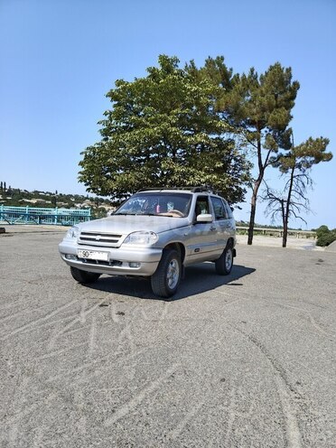 Chevrolet Niva 2006, 228,000 km - 1.7 л - Quba