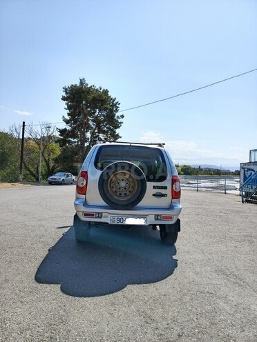 Chevrolet Niva 2006, 228,000 km - 1.7 л - Quba