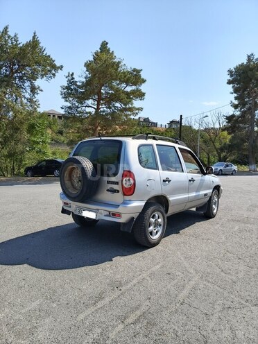 Chevrolet Niva 2006, 228,000 km - 1.7 л - Quba