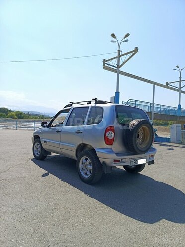 Chevrolet Niva 2006, 228,000 km - 1.7 л - Quba