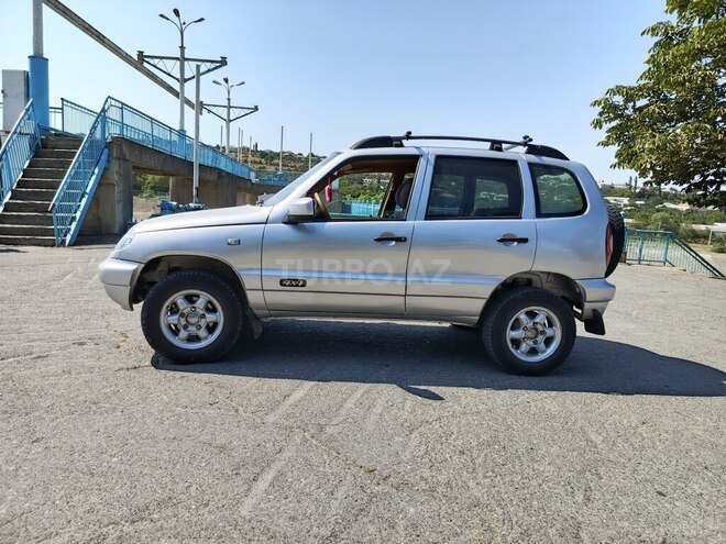 Chevrolet Niva 2006, 228,000 km - 1.7 л - Quba