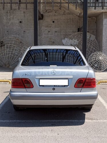 Mercedes E 240 1998, 355,985 km - 2.4 l - Bakı