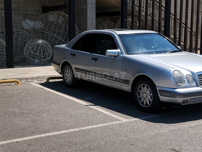 Mercedes E 240 1998, 355,985 km - 2.4 l - Bakı