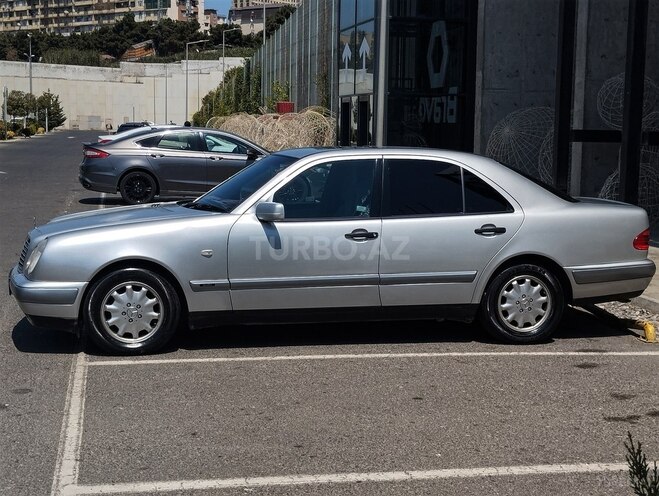 Mercedes E 240 1998, 355,985 km - 2.4 l - Bakı