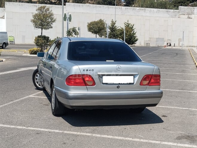 Mercedes E 240 1998, 355,985 km - 2.4 l - Bakı