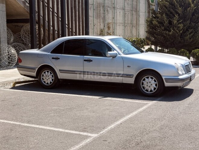 Mercedes E 240 1998, 355,985 km - 2.4 l - Bakı
