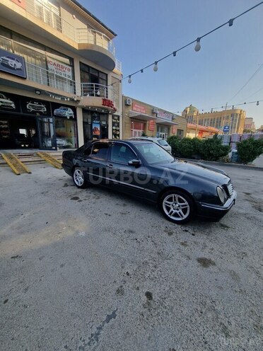 Mercedes E 270 2000, 370,155 km - 2.7 l - Bakı