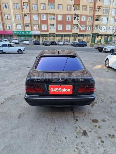 Mercedes E 270 2000, 370,155 km - 2.7 l - Bakı
