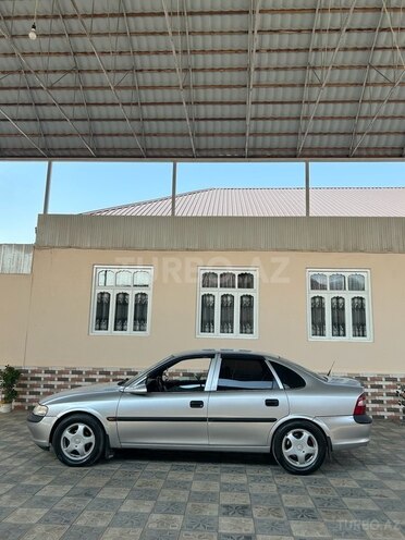 Opel Vectra 1998, 450,000 km - 1.6 l - Tovuz