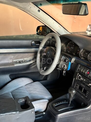 Audi A4 1998, 220,000 km - 1.8 l - Bakı