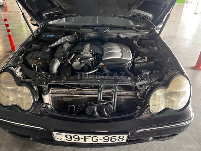 Mercedes E 220 d 2001, 42,650 km - 2.2 l - Bakı