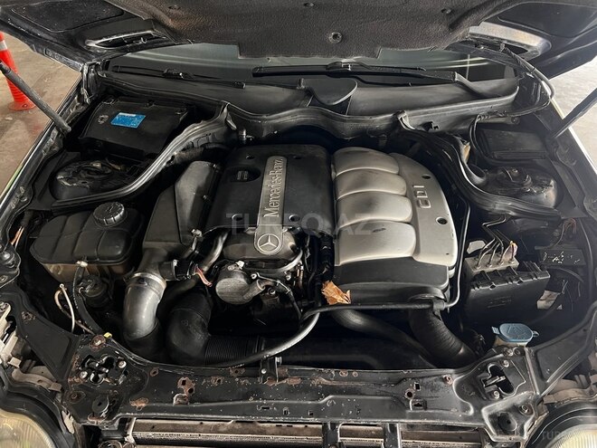 Mercedes E 220 d 2001, 42,650 km - 2.2 l - Bakı