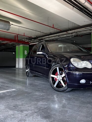 Mercedes E 220 d 2001, 42,650 km - 2.2 l - Bakı