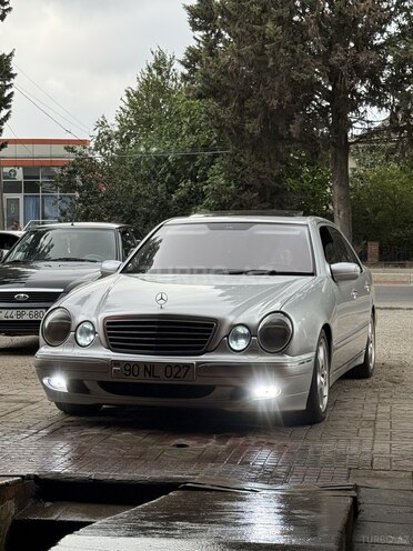 Mercedes E 240 1999, 329,000 km - 2.6 l - Masallı