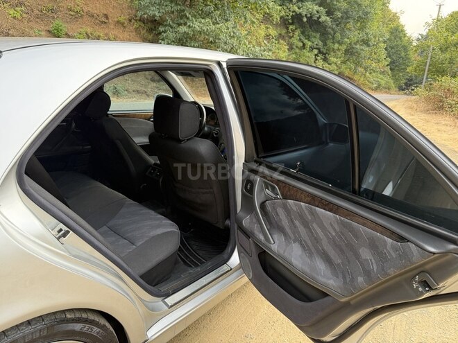 Mercedes E 240 1999, 329,000 km - 2.6 l - Masallı