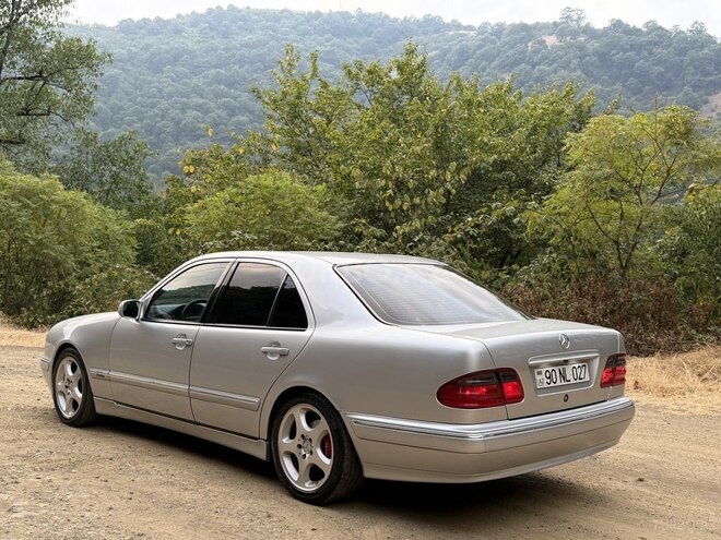 Mercedes E 240 1999, 329,000 km - 2.6 l - Masallı
