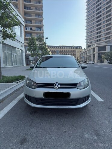 Volkswagen Polo 2013, 243,010 km - 1.6 l - Bakı
