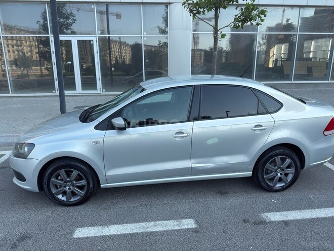 Volkswagen Polo 2013, 243,010 km - 1.6 l - Bakı