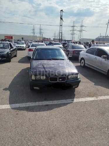 BMW 318 1993, 380,000 km - 1.8 l - Bakı