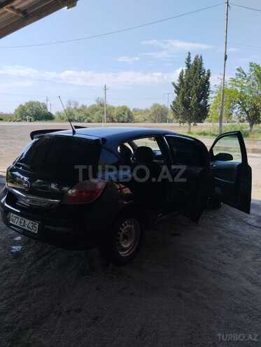 Opel Astra 2006, 303,000 km - 1.4 l - Salyan