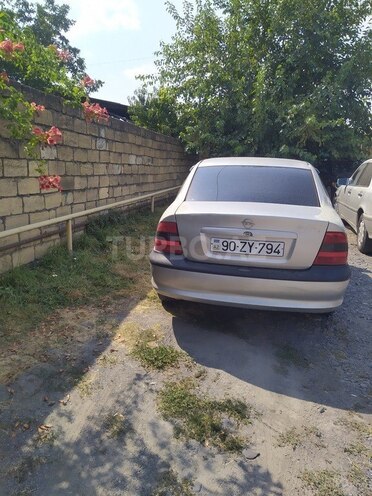 Opel Vectra 1996, 520,000 km - 2.0 l - Qəbələ