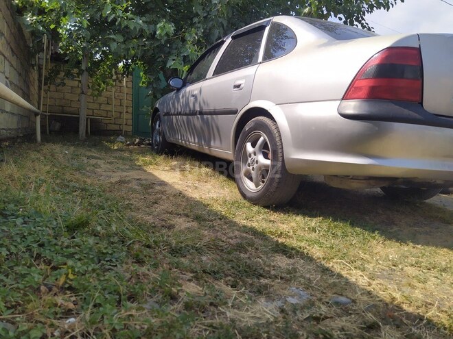 Opel Vectra 1996, 520,000 km - 2.0 l - Qəbələ