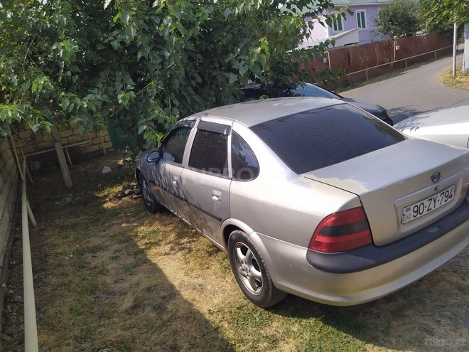 Opel Vectra 1996, 520,000 km - 2.0 l - Qəbələ