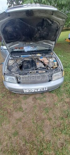 Audi A4 1997, 323,060 km - 1.8 l - Bakı