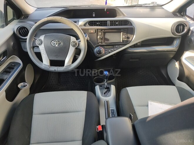 Toyota Prius C 2012, 311,247 km - 1.5 l - Bakı