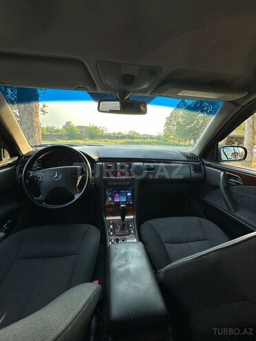 Mercedes E 220 d 2001, 560,275 km - 2.2 л - Goranboy