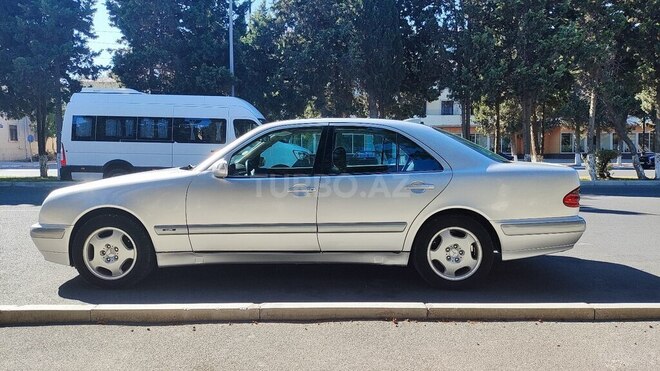 Mercedes E 220 d 2000, 322,000 km - 2.2 л - Sumqayıt