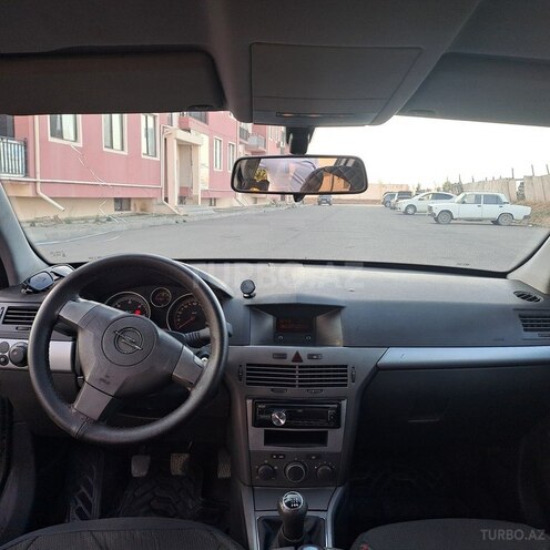 Opel Astra 2005, 480,000 km - 1.3 l - Quba