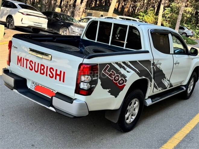 Mitsubishi L200 2021, 144,000 km - 2.4 л - Bakı
