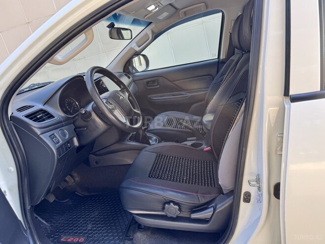 Mitsubishi L200 2021, 144,000 km - 2.4 л - Bakı