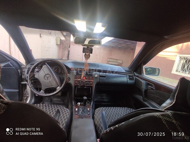 Mercedes E 200 1997, 350,000 km - 2.0 l - Sumqayıt