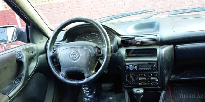 Opel Astra 1997, 473,787 km - 1.6 l - Salyan