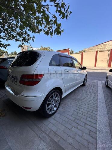 Mercedes B 180 2010, 98,629 km - 1.7 л - Bakı