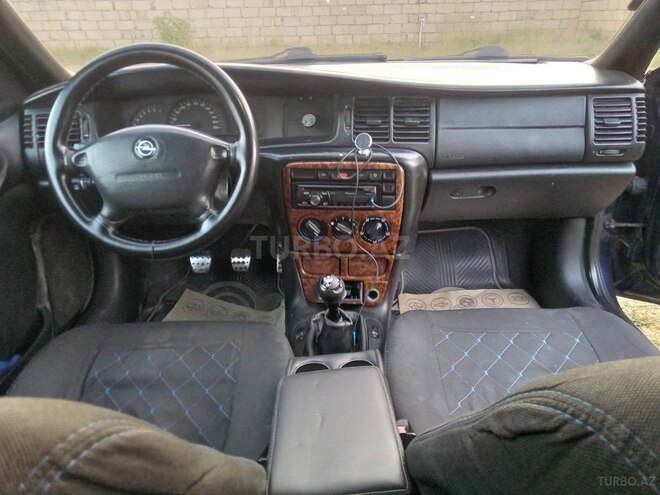 Opel Vectra 1998, 211,340 km - 1.6 l - Sumqayıt