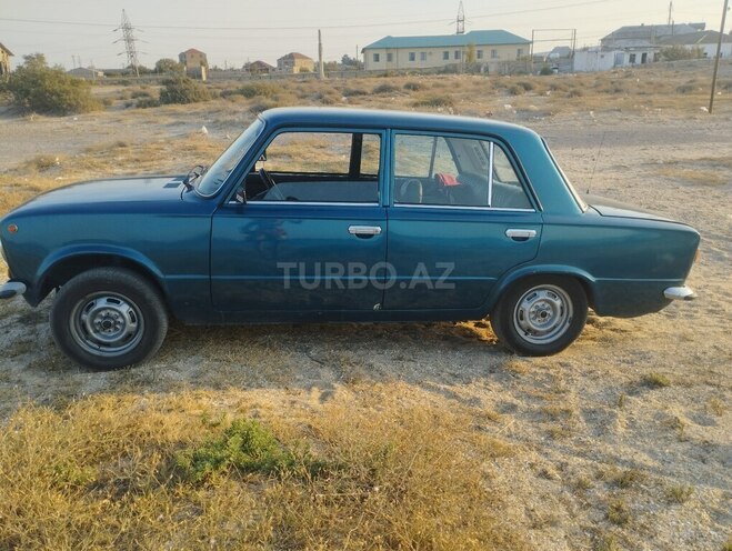 LADA (VAZ) 2101 1975, 300,000 km - 1.3 l - Neftçala