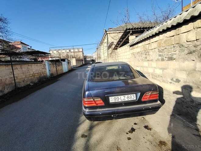 Mercedes E 230 1996, 380,000 km - 2.3 l - Qusar