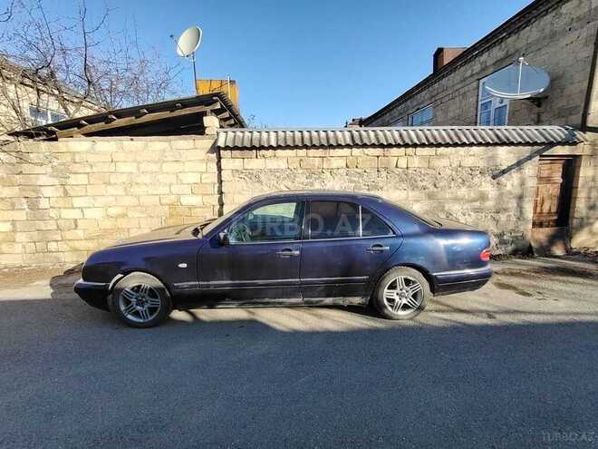 Mercedes E 230 1996, 380,000 km - 2.3 l - Qusar