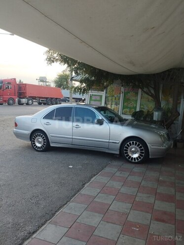 Mercedes E 320 2001, 225,000 km - 3.2 l - Bərdə