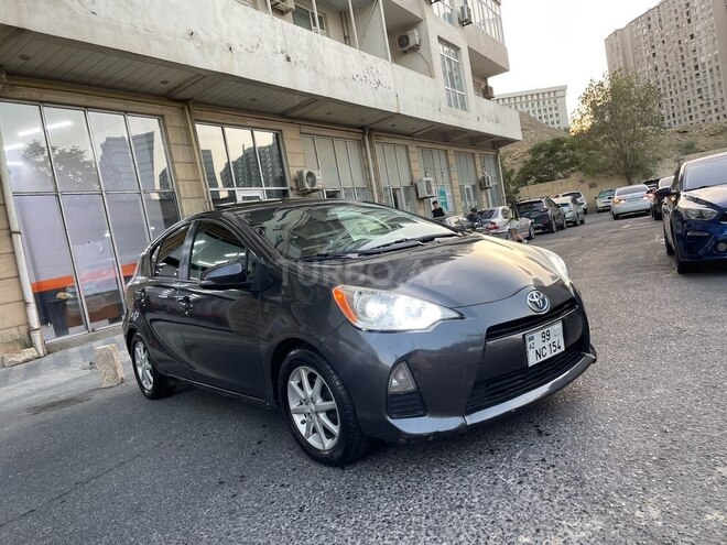 Toyota Prius C 2012, 201,200 km - 1.5 l - Bakı