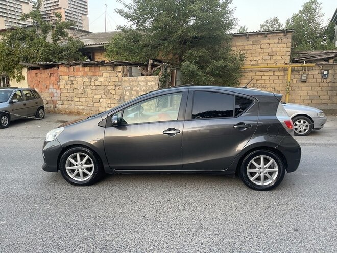 Toyota Prius C 2012, 201,200 km - 1.5 l - Bakı